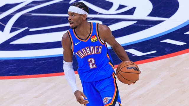 November 4, 2025, Inglewood, California, USA: Shai Gilgeous-Alexander 2 of the Oklahoma City Thunder