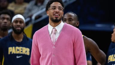 Indiana Pacers guard Tyrese Haliburton (0) in the second half against the Oklahoma City Thunder at Gainbridge Fieldhouse.