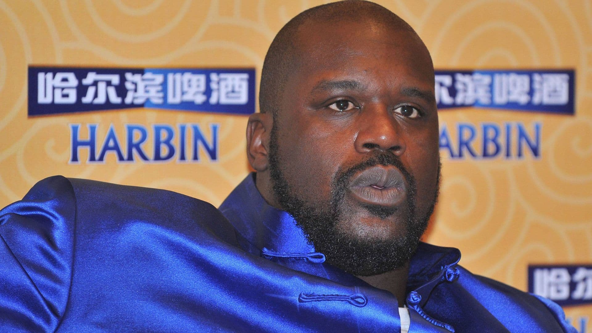 Retired NBA Basketball Herren USA superstar Shaquille ONeal reacts during a promotional event for Harbin Brewery in Chengdu city, southwest Chinas Sichuan province, 3 December 2012