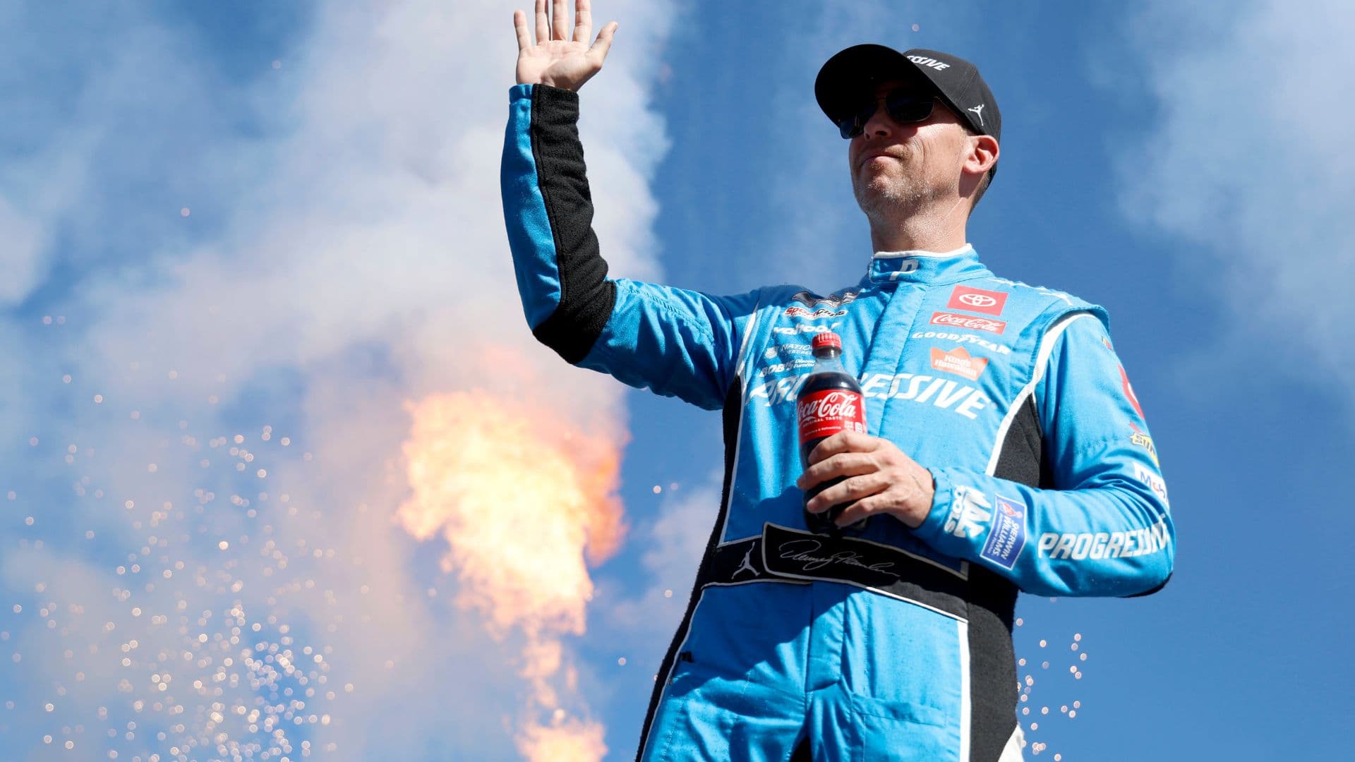 November 2, 2025, Avondale, Az, USA: DENNY HAMLIN (11) of Chesterfield, VA gets introduced for the NASCAR, Motorsport, USA Cup Series Championship in AVONDALE, AZ