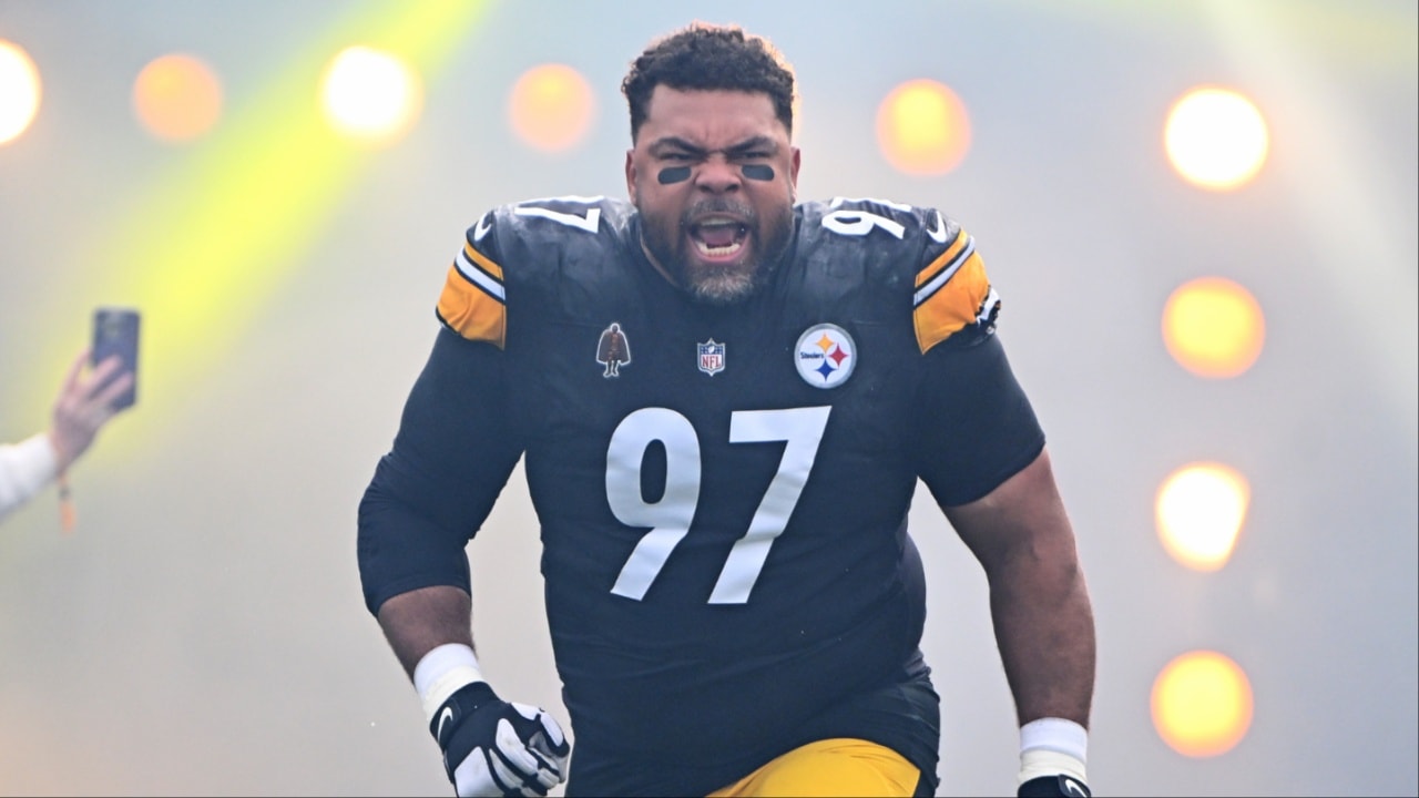 'I Saw Stephen Hawking Going Down on a Skateboard': Cam Heyward Believes AI Is Not Being Used for the Good