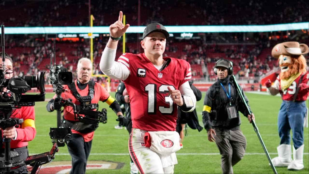 San Francisco 49ers quarterback Brock Purdy (13) leaves the field after the game against the Chicago Bears at Levi's Stadium.