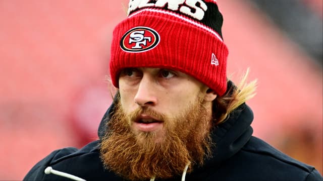 San Francisco 49ers tight end George Kittle (85) warms up before the game against the Cleveland Browns at Huntington Bank Field.
