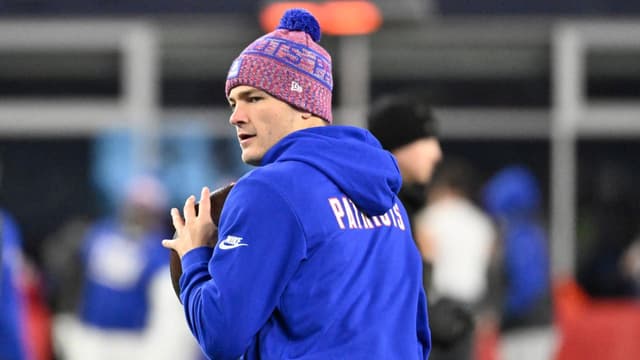 New England Patriots quarterback Drake Maye (10) warms up prior to the game against the New York Giants at Gillette Stadium.