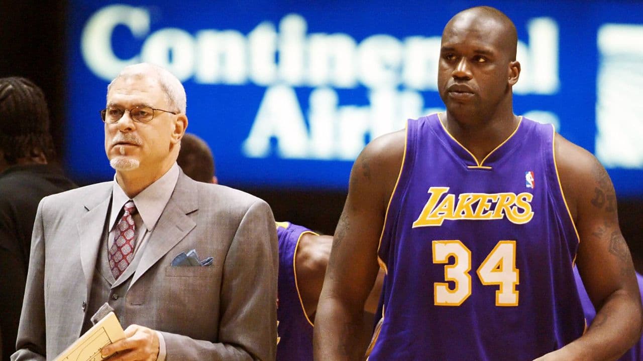 Headcoach Phil Jackson (li.) und Shaquille O Neal (beide Los Angeles Lakers) Basketball Herren NBA 2003 2004, New Jersey - Los Angeles Lakers 83:100, LA, L.A. Gruppe New Jersey