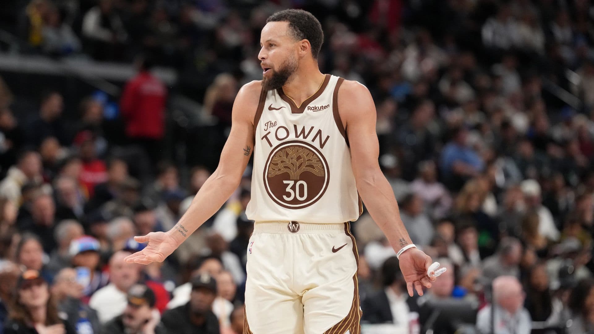 Jan 5, 2026; Inglewood, California, USA; Golden State Warriors guard Stephen Curry (30) reacts against the LA Clippers in the second half at Intuit Dome