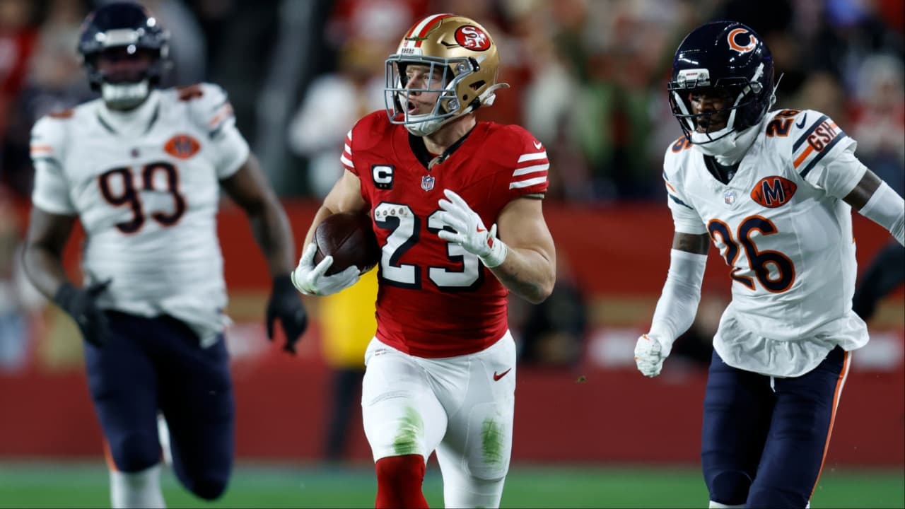 San Francisco 49ers running back Christian McCaffrey (23) runs against Chicago Bears cornerback Nahshon Wright (26) in the first half at Levi's Stadium.