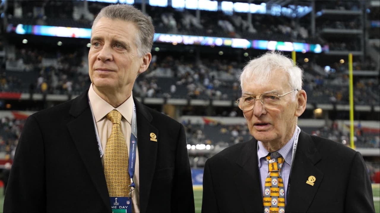 Pittsburgh Steelers chairman Dan Rooney (right) stands with founding owner Art Rooney before Super Bowl XLV against the Green Bay Packers at Cowboys Stadium.