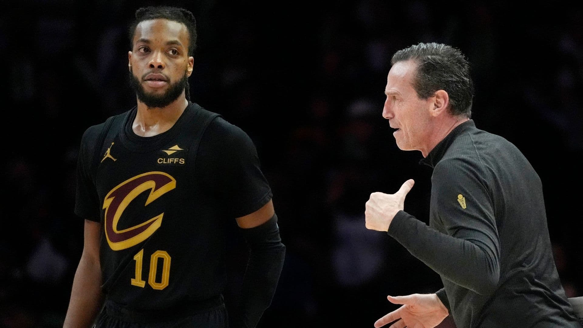 Jan 8, 2026; Minneapolis, Minnesota, USA; Cleveland Cavaliers head coach Kenny Atkinson directs guard Darius Garland (10) and the team as they play the Minnesota Timberwolves in the fourth quarter at Target Center.