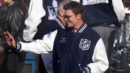 Tom Brady waves before Super Bowl LX between the Seattle Seahawks and the New England Patriots at Levi's Stadium.